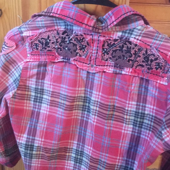 Roar Button up shirt - Picture 2 of 2